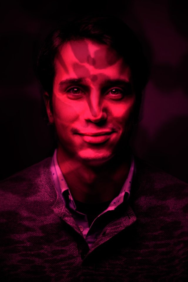 The same portrait with a Lace, magenta gobo